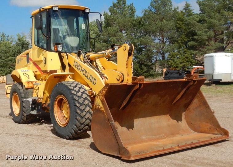image for item DC8756 2005 New Holland LW130B  wheel loader