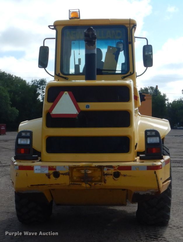 image for item DC8756 2005 New Holland LW130B  wheel loader