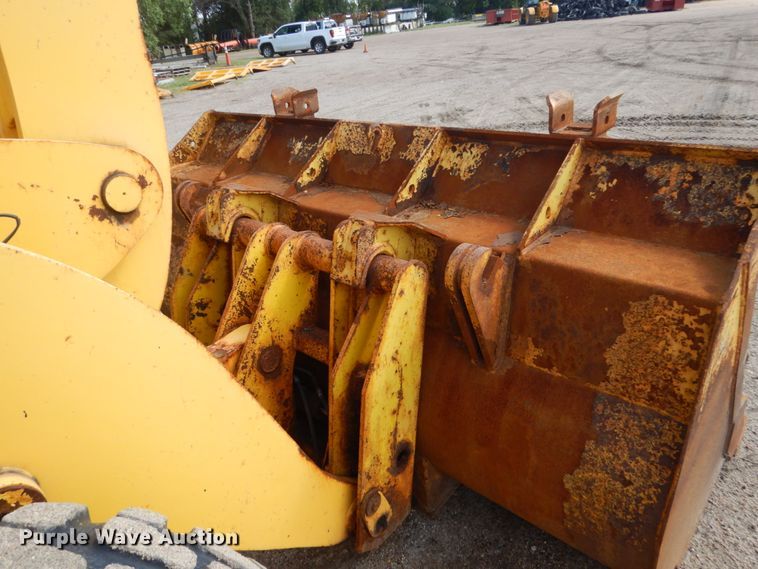 image for item DC8756 2005 New Holland LW130B  wheel loader