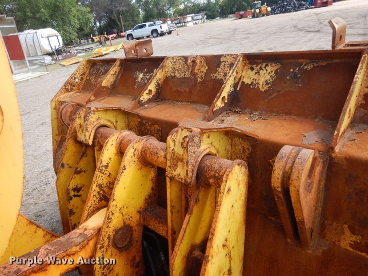 image for item DC8756 2005 New Holland LW130B  wheel loader