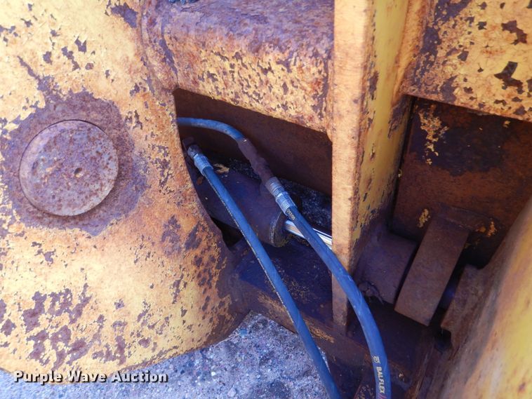 image for item DC8756 2005 New Holland LW130B  wheel loader