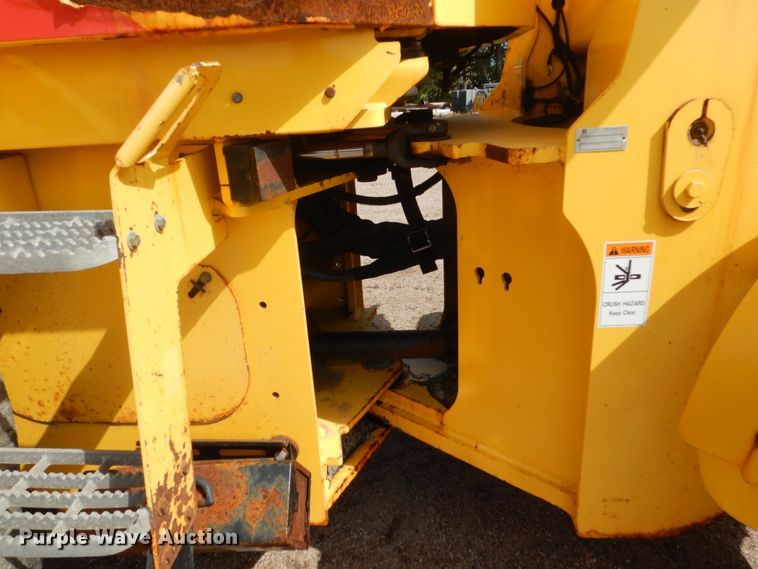 image for item DC8756 2005 New Holland LW130B  wheel loader