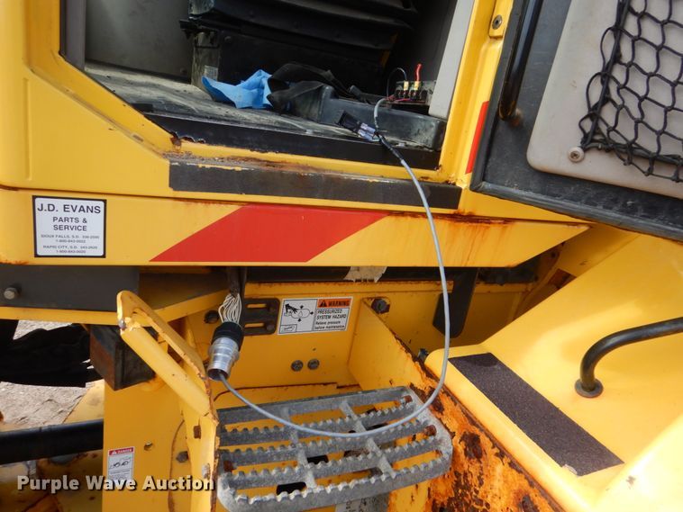 image for item DC8756 2005 New Holland LW130B  wheel loader