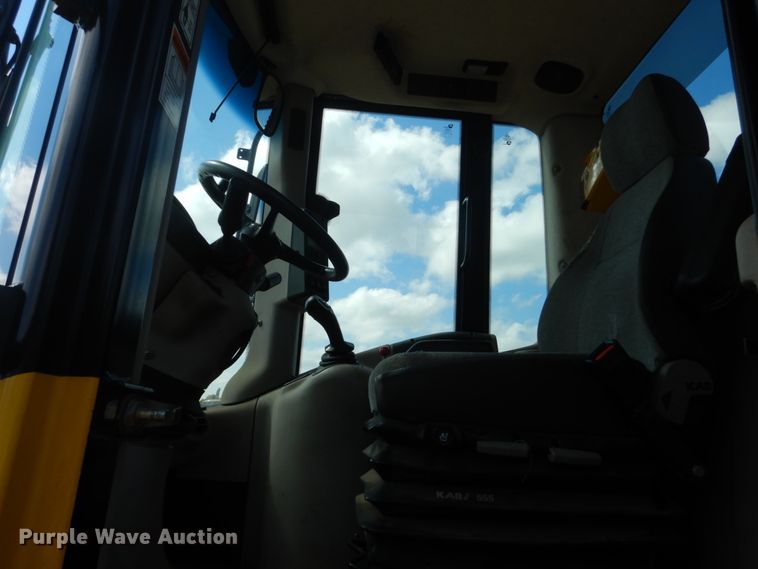 image for item DC8756 2005 New Holland LW130B  wheel loader