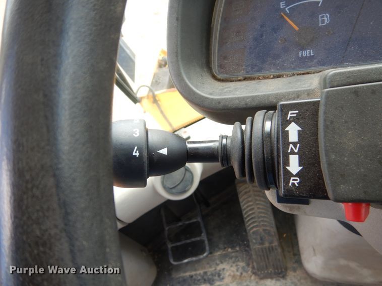 image for item DC8756 2005 New Holland LW130B  wheel loader