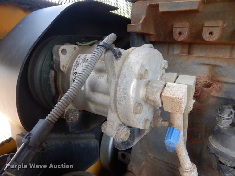 image for item DC8756 2005 New Holland LW130B  wheel loader