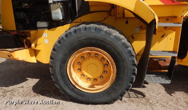 image for item DC8756 2005 New Holland LW130B  wheel loader
