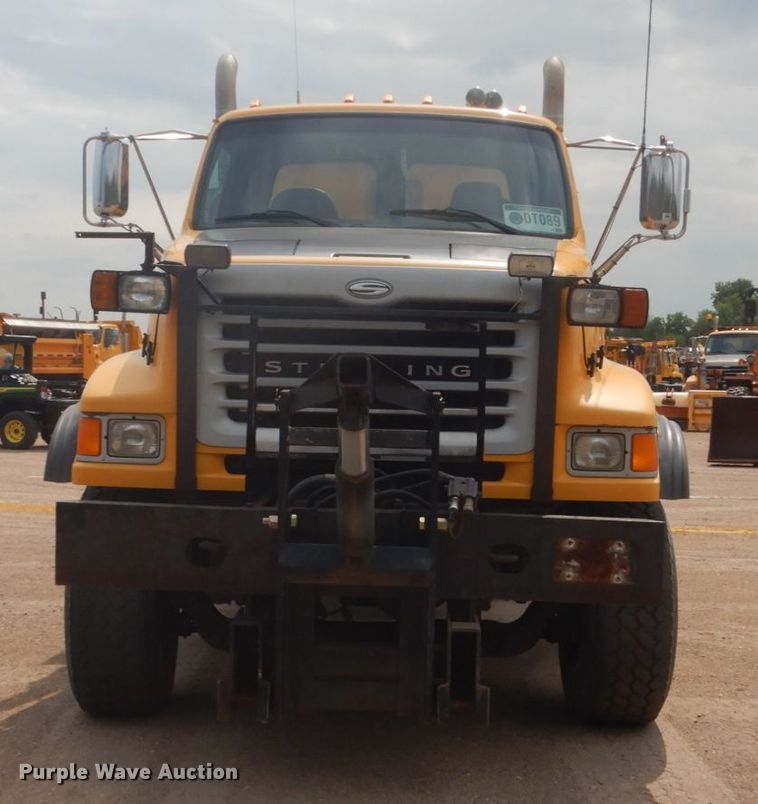 image for item DC8757 2004 Sterling L9500  dump truck
