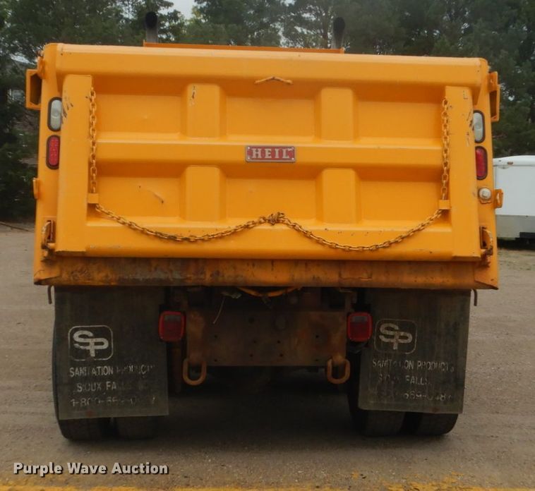 image for item DC8757 2004 Sterling L9500  dump truck
