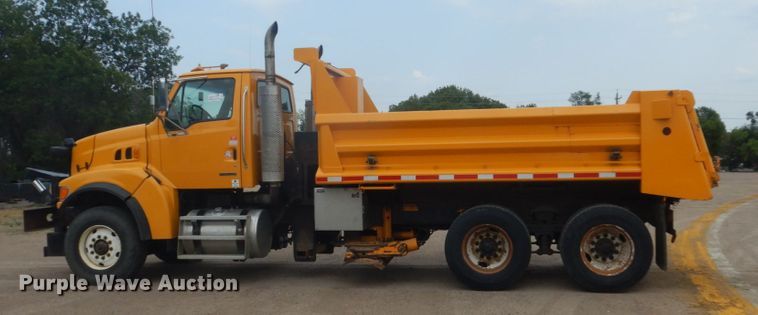 image for item DC8757 2004 Sterling L9500  dump truck