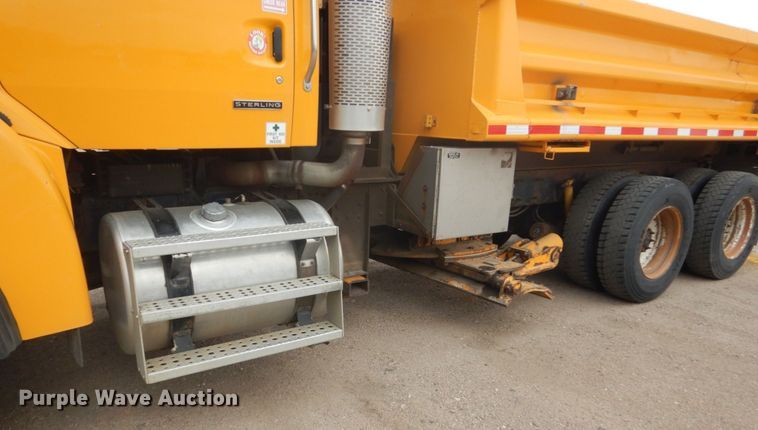 image for item DC8757 2004 Sterling L9500  dump truck