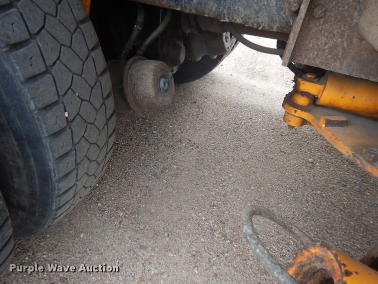 image for item DC8757 2004 Sterling L9500  dump truck