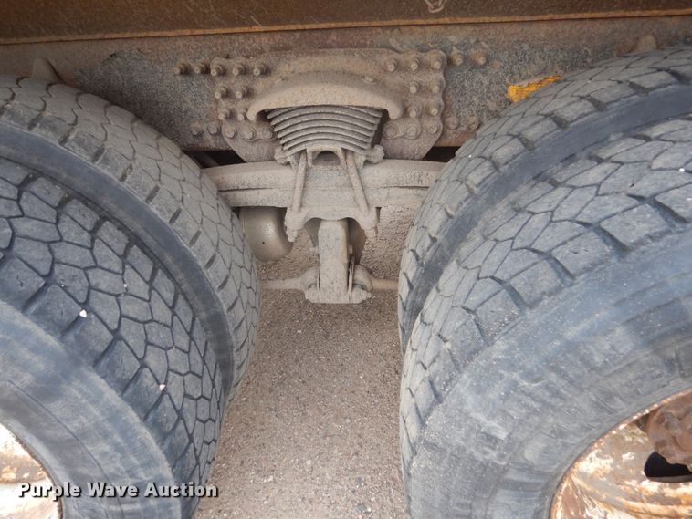 image for item DC8757 2004 Sterling L9500  dump truck