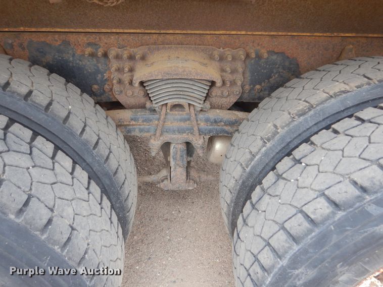 image for item DC8757 2004 Sterling L9500  dump truck