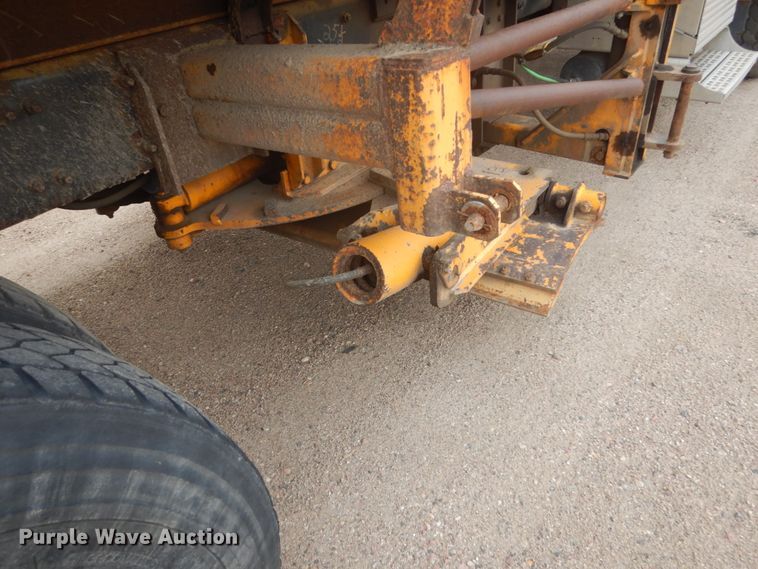 image for item DC8757 2004 Sterling L9500  dump truck