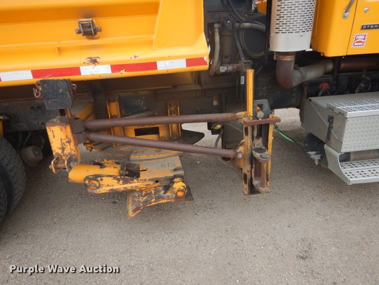 image for item DC8757 2004 Sterling L9500  dump truck