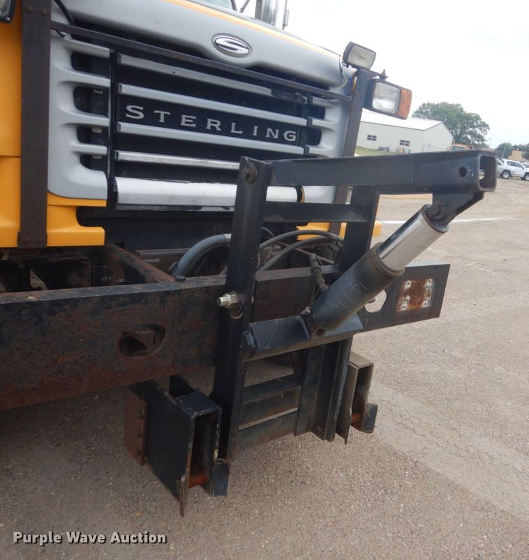 image for item DC8757 2004 Sterling L9500  dump truck