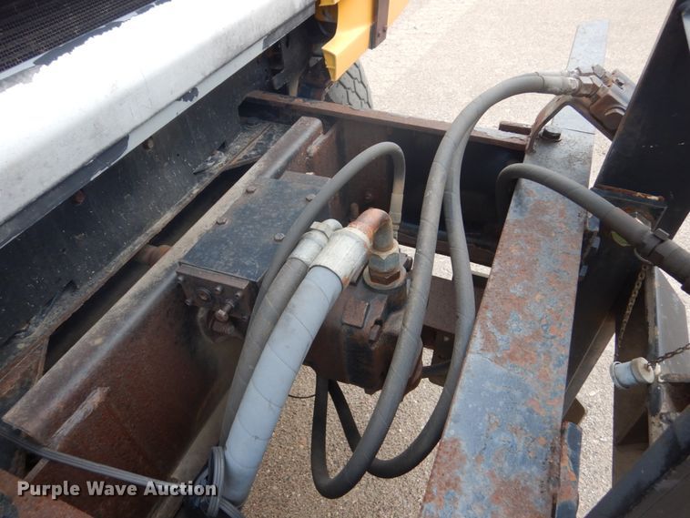 image for item DC8757 2004 Sterling L9500  dump truck