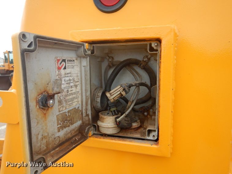 image for item DC8757 2004 Sterling L9500  dump truck