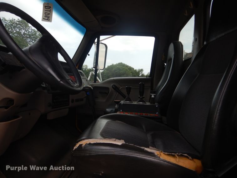 image for item DC8757 2004 Sterling L9500  dump truck