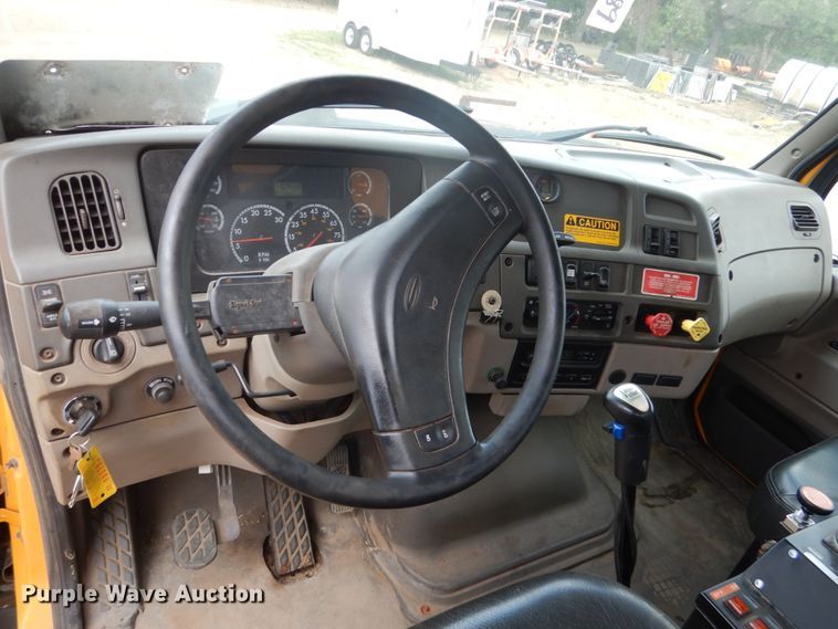 image for item DC8757 2004 Sterling L9500  dump truck