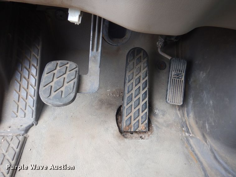 image for item DC8757 2004 Sterling L9500  dump truck