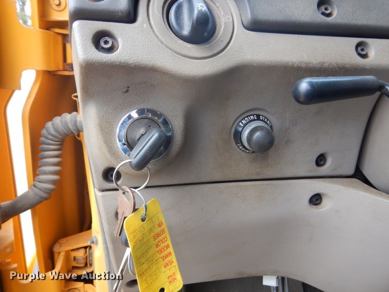 image for item DC8757 2004 Sterling L9500  dump truck