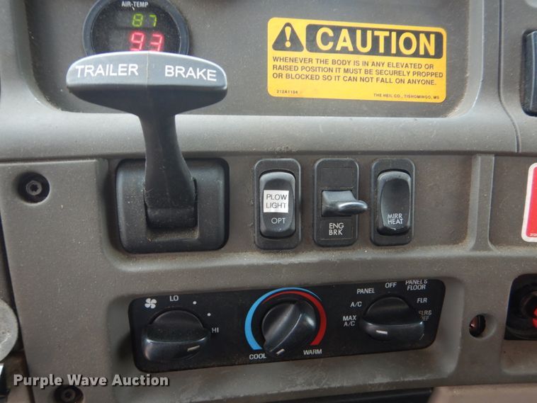 image for item DC8757 2004 Sterling L9500  dump truck