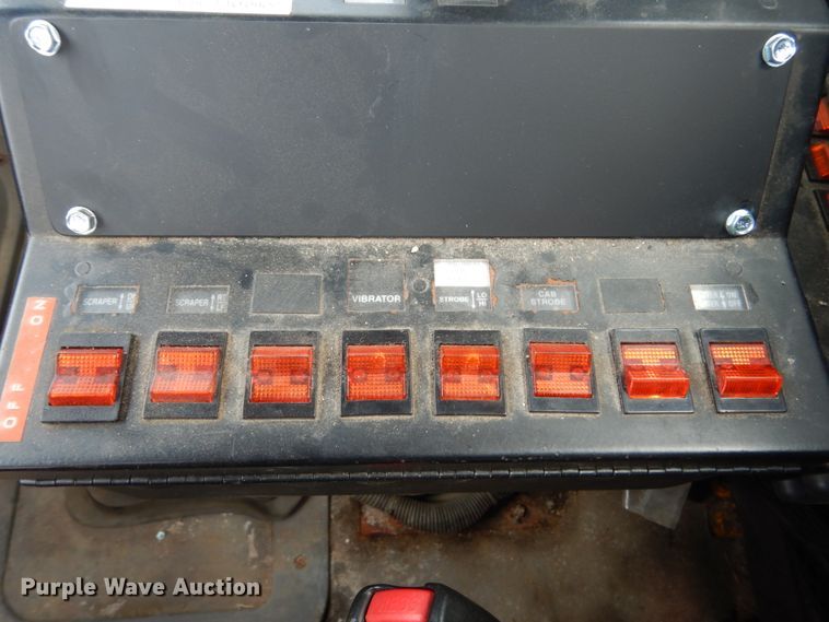 image for item DC8757 2004 Sterling L9500  dump truck