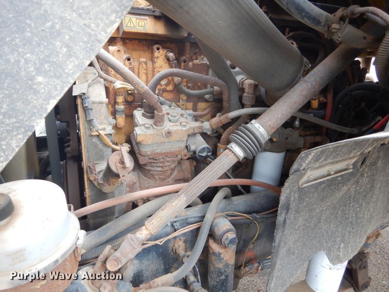 image for item DC8757 2004 Sterling L9500  dump truck