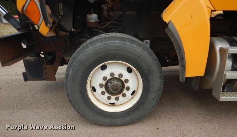 image for item DC8757 2004 Sterling L9500  dump truck