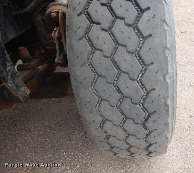 image for item DC8757 2004 Sterling L9500  dump truck