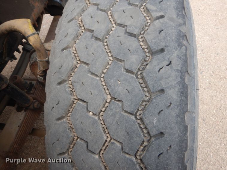 image for item DC8757 2004 Sterling L9500  dump truck