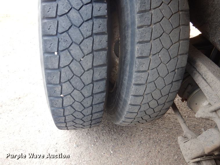 image for item DC8757 2004 Sterling L9500  dump truck