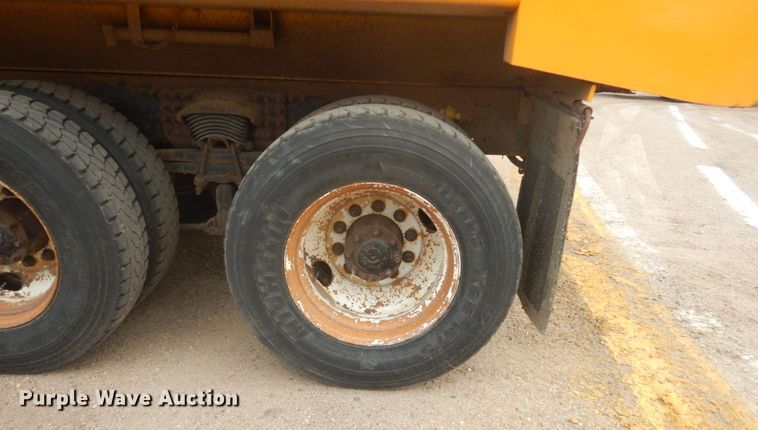 image for item DC8757 2004 Sterling L9500  dump truck
