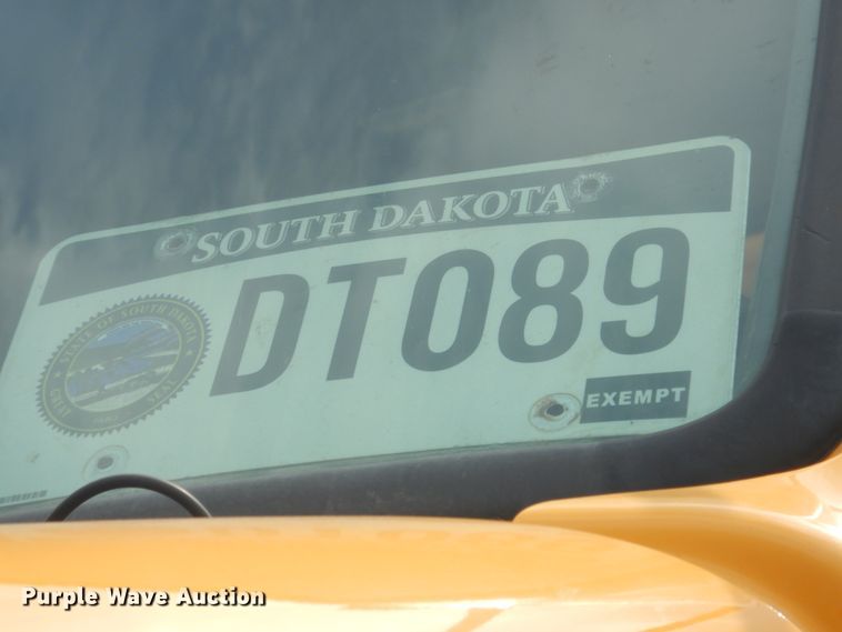 image for item DC8757 2004 Sterling L9500  dump truck