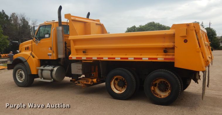 image for item DC8758 2004 Sterling L9500  dump truck