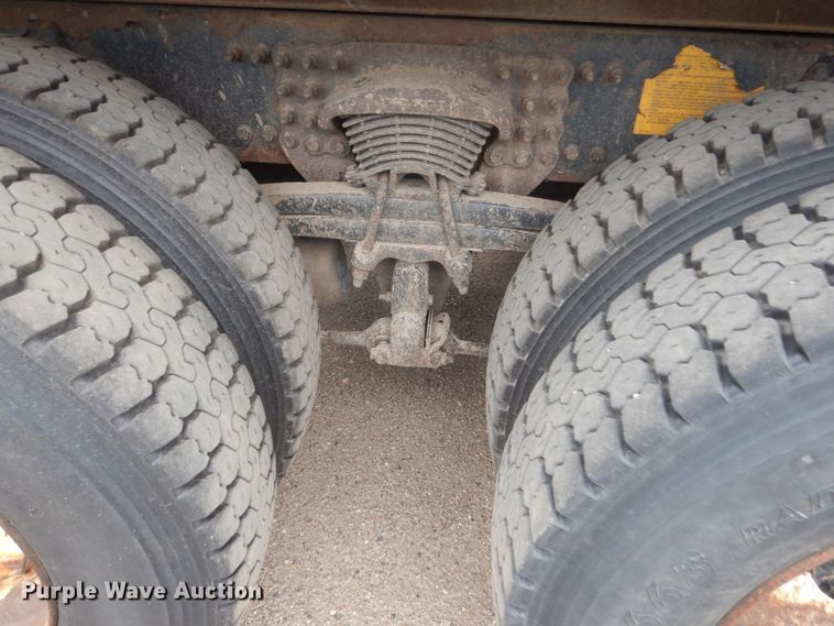 image for item DC8758 2004 Sterling L9500  dump truck