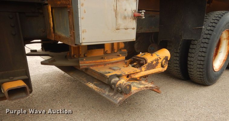 image for item DC8758 2004 Sterling L9500  dump truck