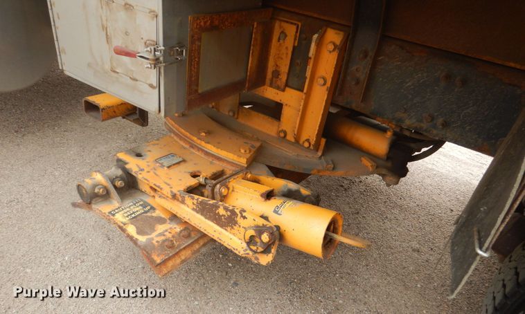 image for item DC8758 2004 Sterling L9500  dump truck