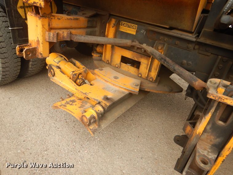 image for item DC8758 2004 Sterling L9500  dump truck