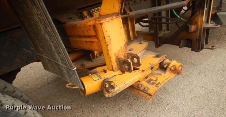 image for item DC8758 2004 Sterling L9500  dump truck