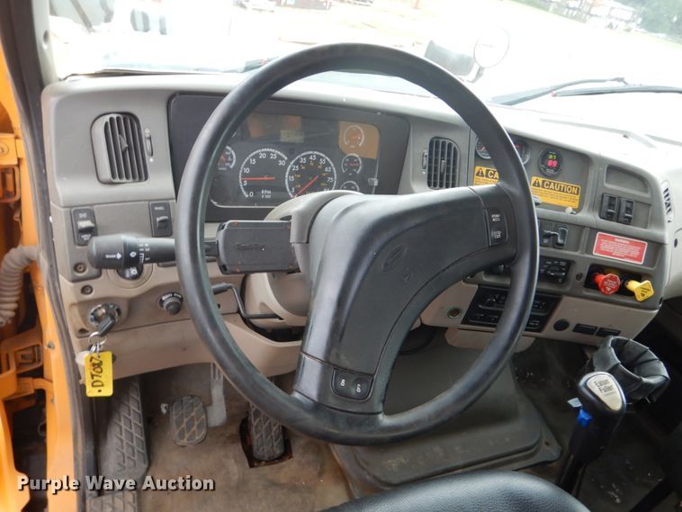 image for item DC8758 2004 Sterling L9500  dump truck