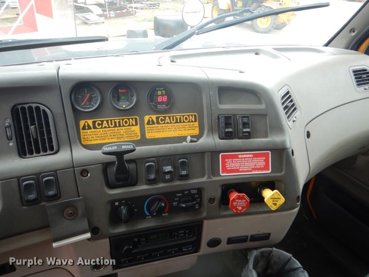 image for item DC8758 2004 Sterling L9500  dump truck