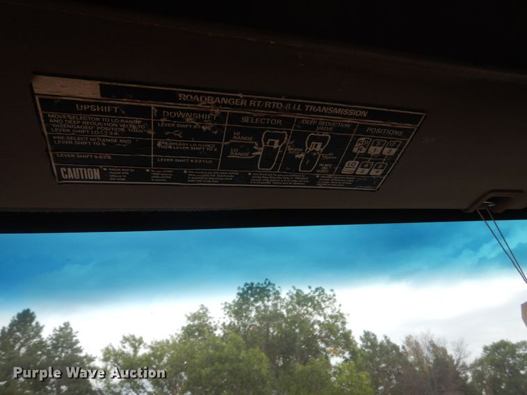 image for item DC8758 2004 Sterling L9500  dump truck