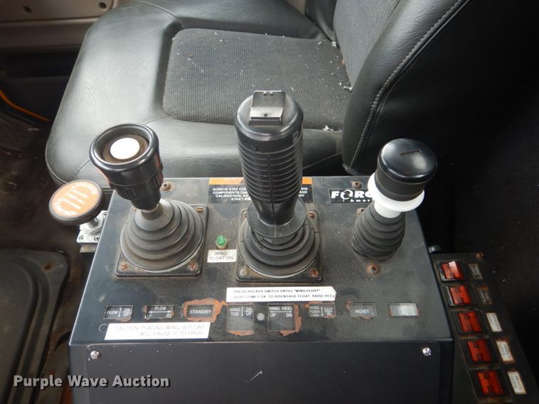 image for item DC8758 2004 Sterling L9500  dump truck