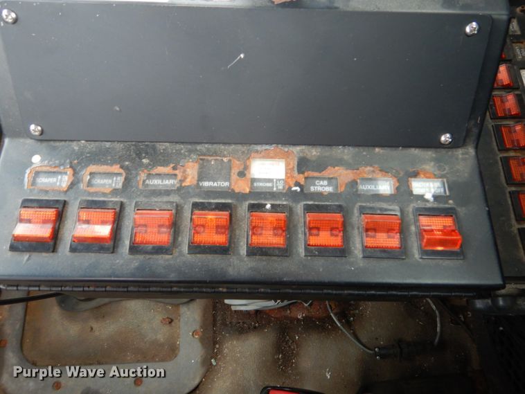 image for item DC8758 2004 Sterling L9500  dump truck