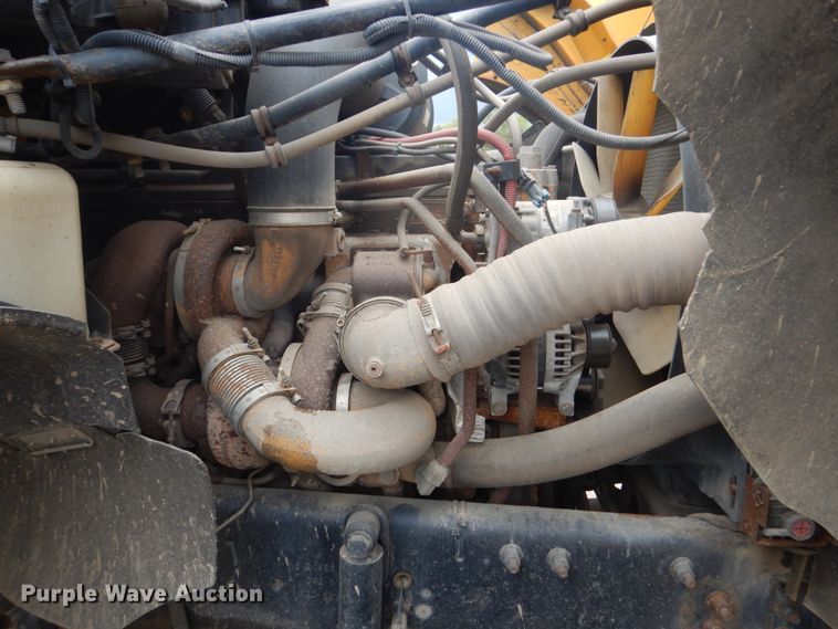 image for item DC8758 2004 Sterling L9500  dump truck