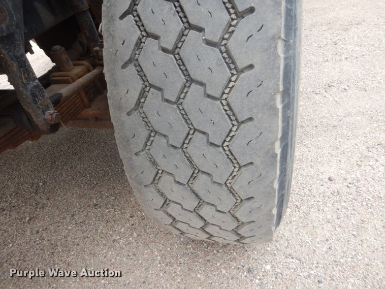 image for item DC8758 2004 Sterling L9500  dump truck