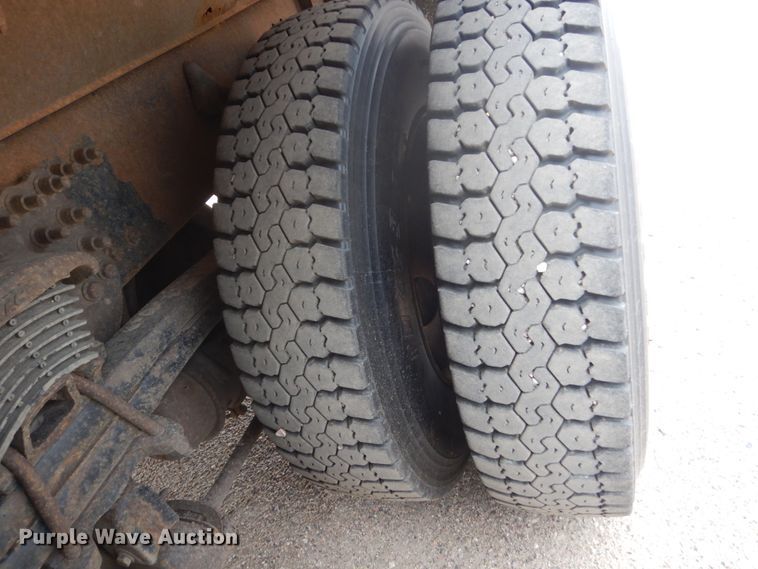 image for item DC8758 2004 Sterling L9500  dump truck